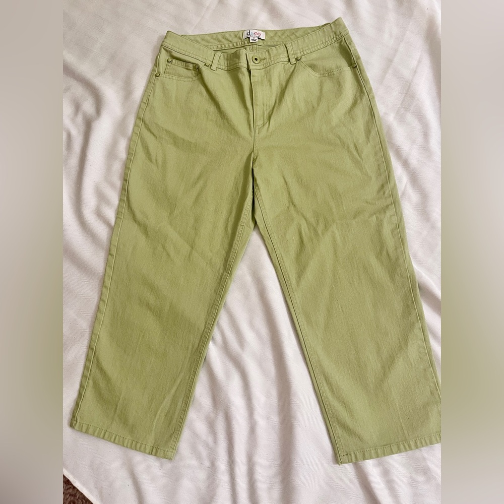 Denim & Co Duo Stretch capri pants in Sage Green NWOT Never Worn.